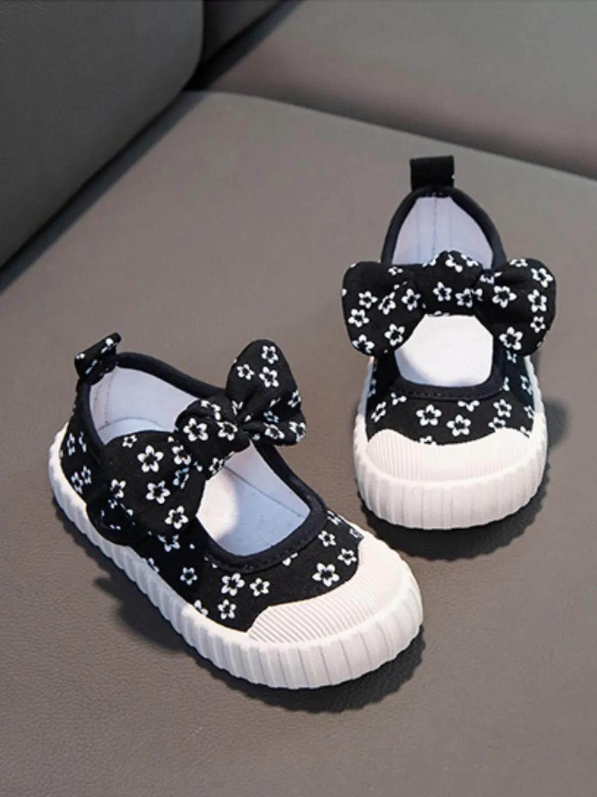 Proudly Cute Canvas Bowknot Sneakers