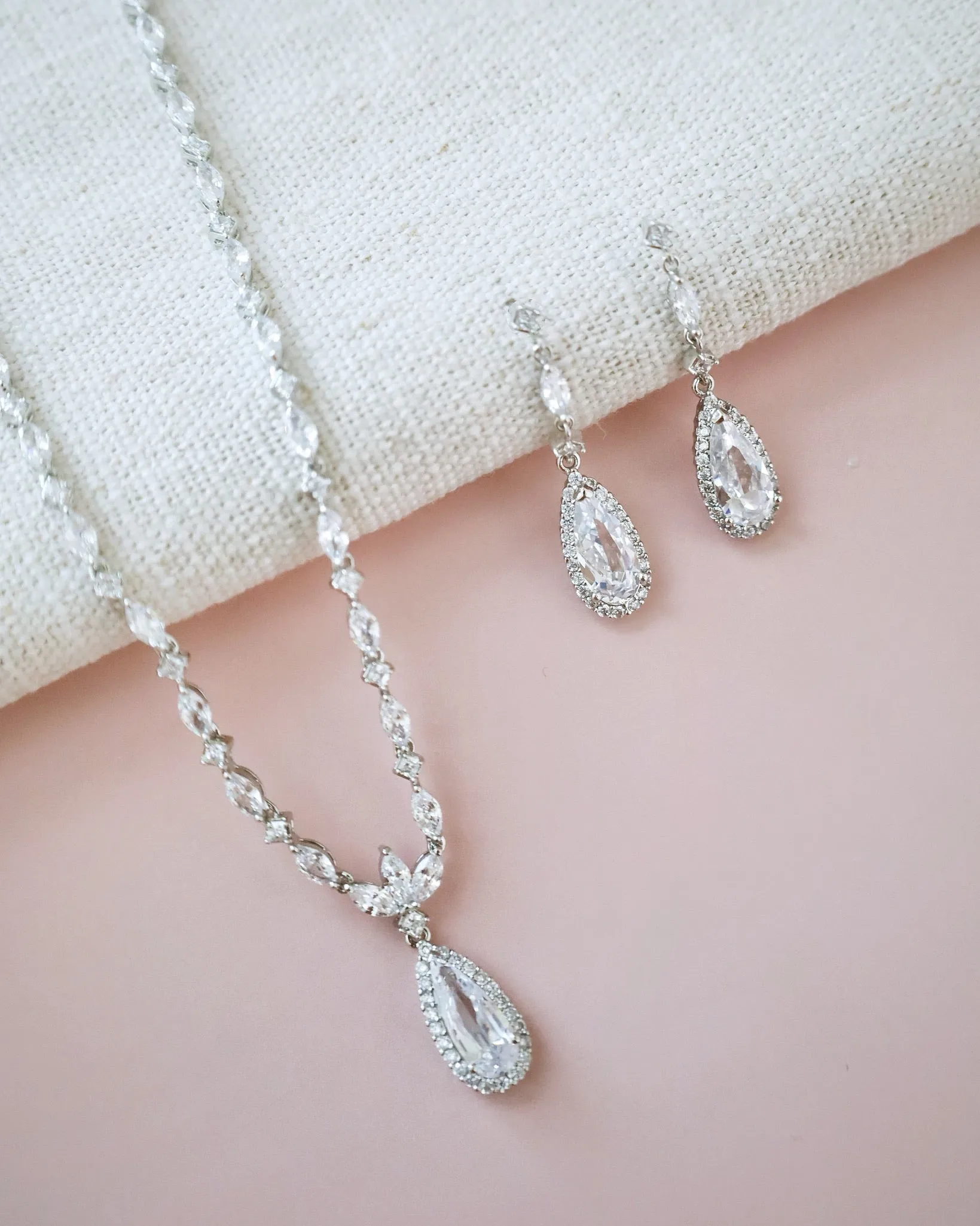 Viola Jewelry Set