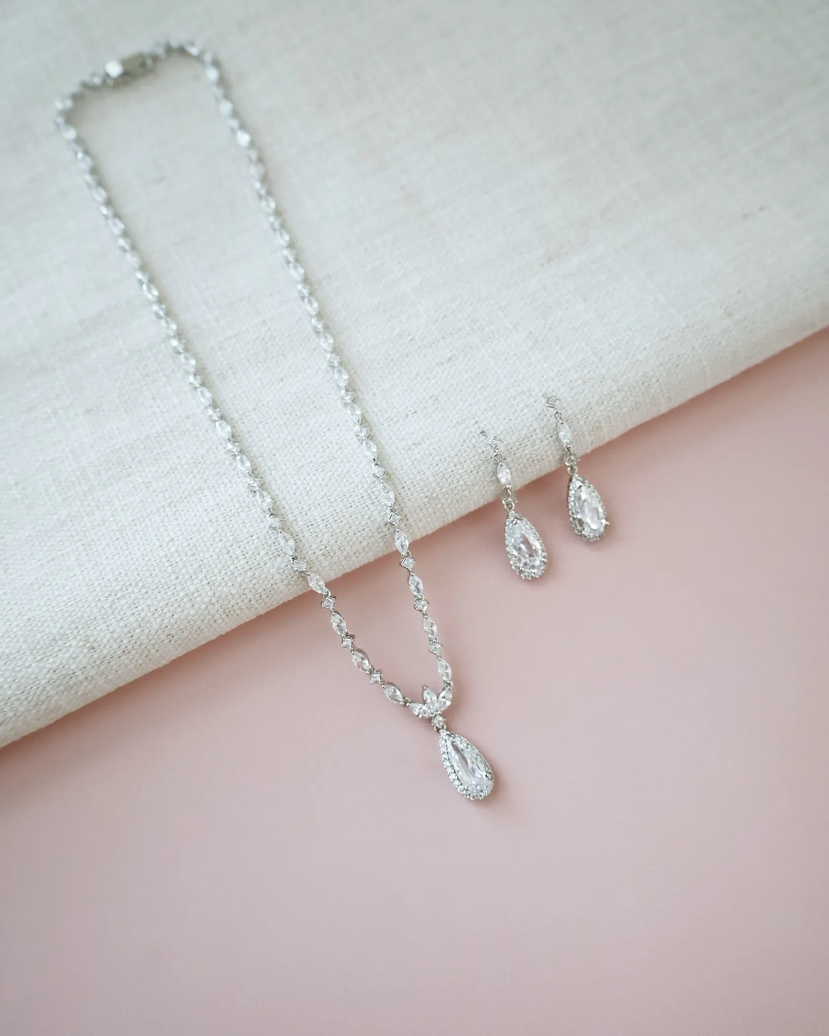 Viola Jewelry Set